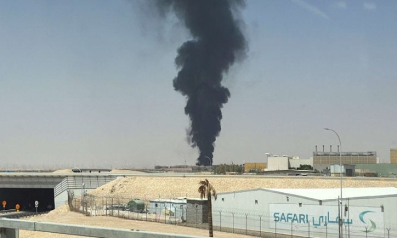 الجزائر تدين الهجوم على مطار أبها في السعودية وتدعو لوقف الاعتداءات