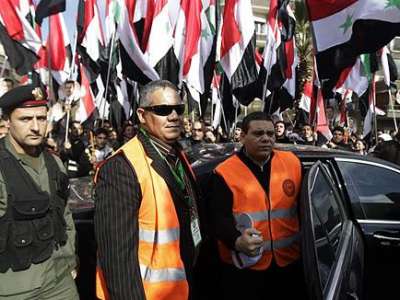 الجامعة العربية تحمل الحكومة السورية مسؤولية الهجمات على المراقبين وتهدد بتجميد أعمال البعثة