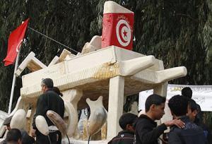 عفو يشمل تسعة آلاف سجين في تونس