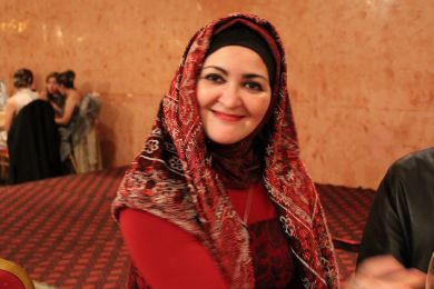 ممثلة جزائرية: تعرضت للمساومة بعد حجابي.. والفرنسيون احترموا تديني