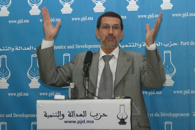 وزير الخارجية المغربي الاسلامي في الجزائر قريبا لترميم ما أفسدته السياسة بين الشعبين