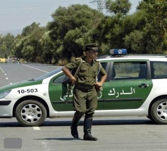 الجزائر تقرر منع دخول الليبيين بعد خطف والى إليزى