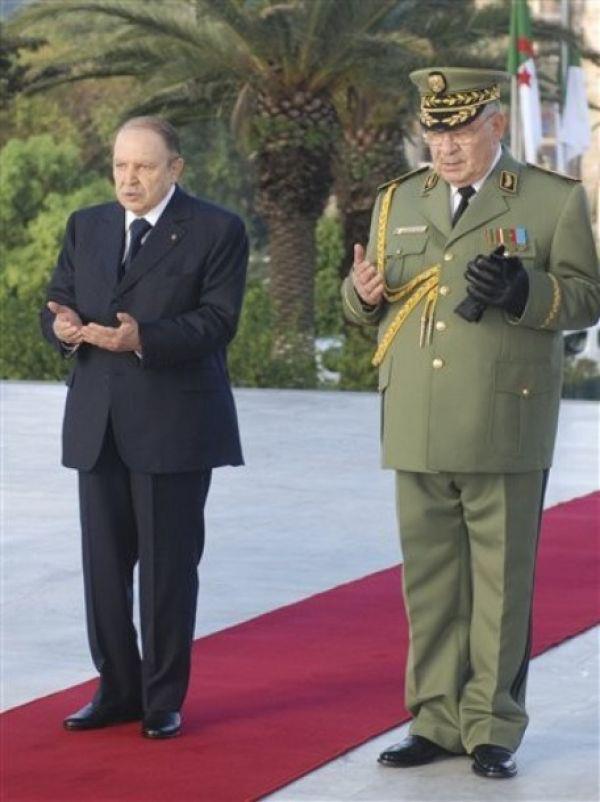 يا ترى .. واش راهوم يقراو ..؟؟؟ بيناتنا .. زعما يعرفو ربي ..؟؟ سيغتو هذاك الدب تاع قايد صالح