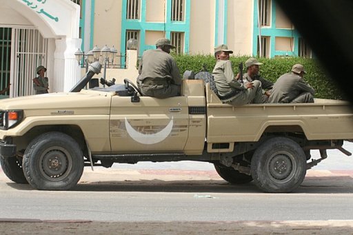 جنود ينقذون رجلا حاول احراق نفسه قرب مقر الرئاسة في موريتانيا