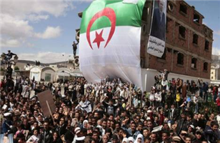 معركة الثمانينات تتجدد: صقور العلمانية في الجزائر يتجندون ضدّ \' فزاعة\' الاسلاميين