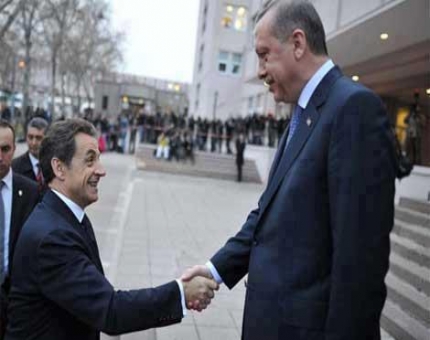 أردوغان يحرج ساركوزي ويلقنه درسا في التاريخ