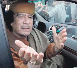 ليبيا تطالب دول الجوار بتسليم \"أزلام\" القذافي