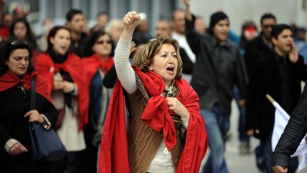 رفع منع التظاهر في شارع الحبيب بورقيبة في تونس