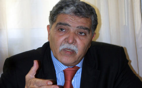 ميلود شرفي : لولا التزوير لما بقيت الجزائر واقفة..!