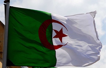 الحكومة الجزائرية  تستدعي سفير روما بعد المعاملة المهينة التي تعرض لها مهاجرين جزائريين في ايطاليا