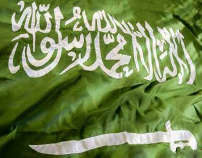 السعودية تغلق سفارتها في مصر وتستدعى سفيرها