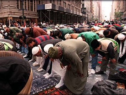 عدد المسلمين يفوق اليهود للمرة الأولى في أمريكا