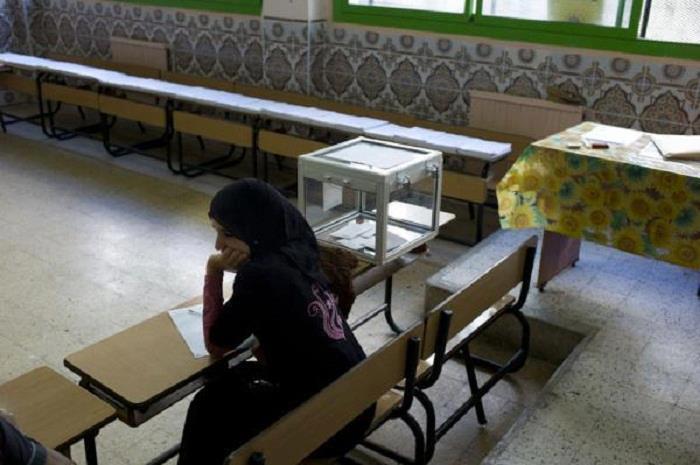 السلطة تنشغل بيوم الاقتراع، والجزائريون امتنعوا بأعداد كبيرة عن المشاركة في الاقتراعات