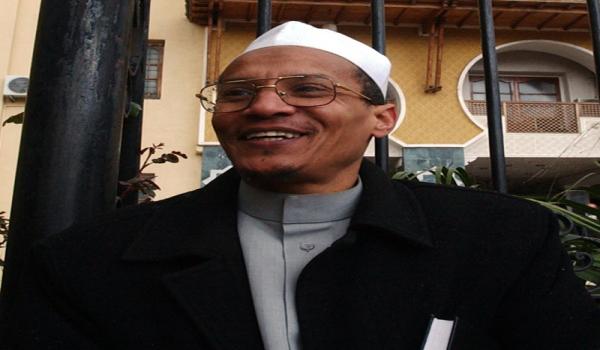 السلطات الجزائرية تعتقل علي بن حاج أمام السفارة السورية بالجزائر احتجاجا على مجزرة الحولة بحمص  من ط