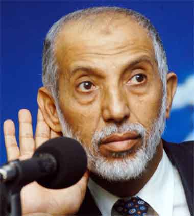 معارضو بلخادم يقررون الاعتصام بقاعة الرياض إلى غاية سحب الثقة منه