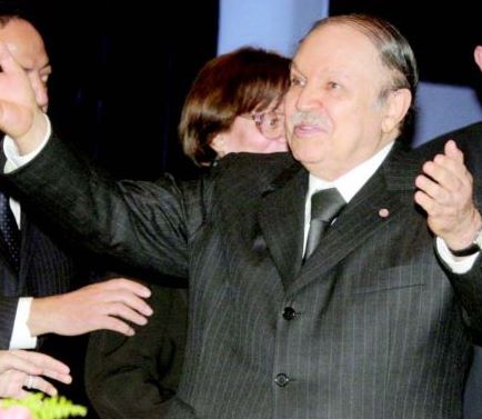 هلا فك لنا السيد بوتفليقة لغز ربطه بين مقاطعة الانتخابات، وتدخل النيتو؟