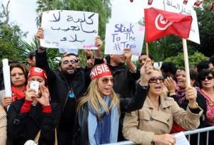 أهالي شهداء الثورة التونسية يطالبون بالقصاص من عصابة الرصاص