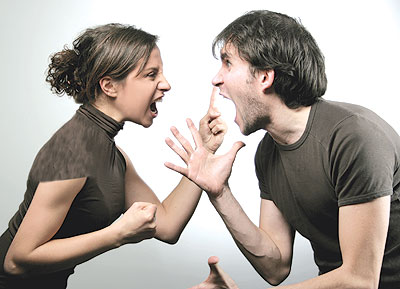 دخل المرأة أكبر من الرجل = برود في العلاقة الزوجية!