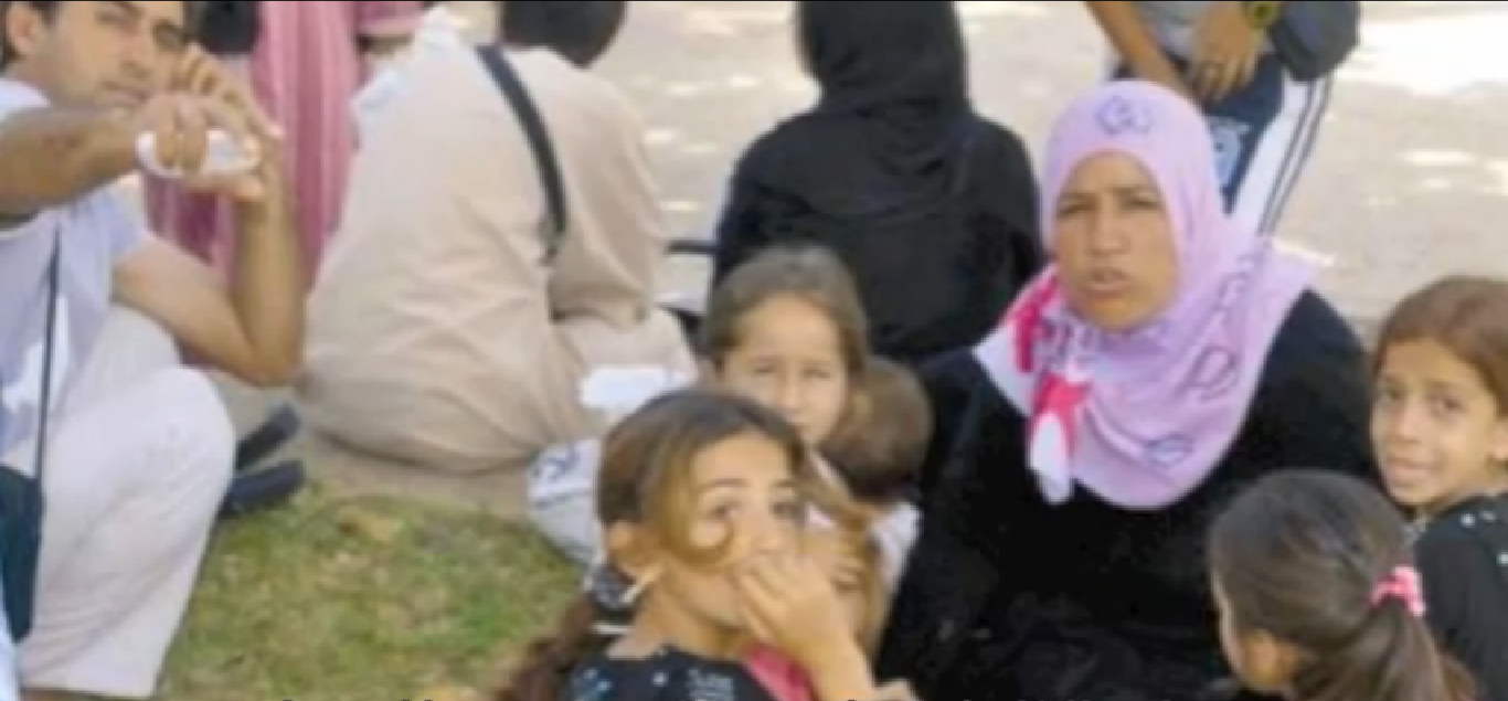 الشرطة تعتقل الناشط محمد عبد العزيز أثناء مساعدته للاجئين السورين في قلب العاصمة