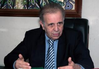 قسنطيني يهرول لنجدة خالد نزار و يدعو لإطلاق حملة لجمع ثلاثة ملايين توقيع