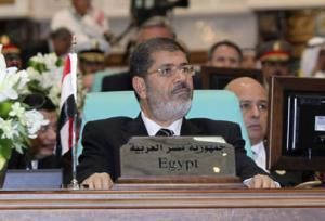 مرسي الى إيران في أول زيارة لرئيس مصري منذ عقود