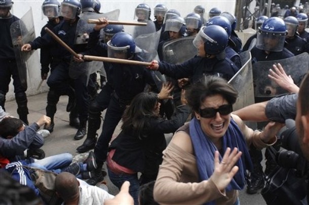 الشبكة الأوروبية المتوسطية لحقوق الإنسان تطالب الجزائر برفع المضايقات عن الحقوقيين