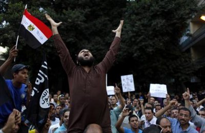 الربيع الإسلامي ينفجر في وجه أميركا... و10 قتلى حصيلة الاقتحامات