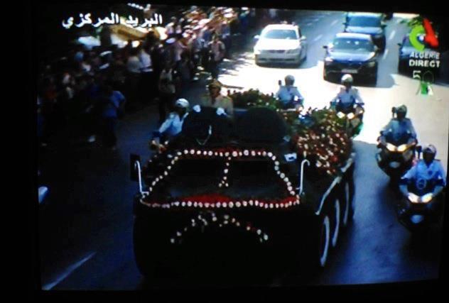 شعار جنرالات فرنسا الدبابة عليها نحيا و عليها نموت و عليها نلقى الله