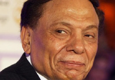 عادل إمام يُكرّم بنصف كيلو من الذهب