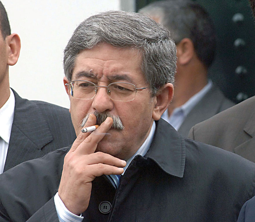Urgent : La famille d’Ahmed Ouyahia quitte l’Algérie