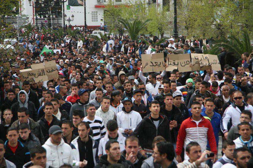 قسنطينة : مسيرة كبيرة جدا غير معهودة بالجزائر تحت شعار
