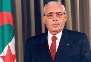 الجزائر تودع رئيسها الأسبق علي كافي