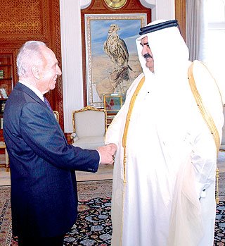 أمير قطر يجر الربيع العربي الى ساحة التقارب مع إسرائيل