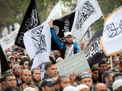 الجزائر قلقة بشدة وتعزز وحدات جيشها على الحدود التونسية