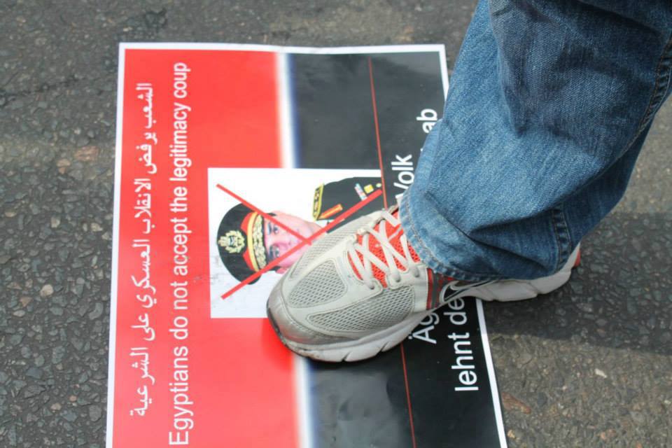 محمد العربي زيتوت : السيسي ظهر مرتبكا ليدعو إلى الحرب الأهلية بعد فشل الانقلاب