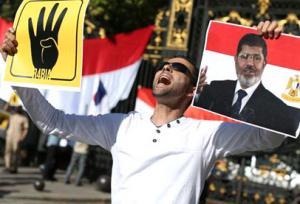 عائلة مرسي لا تقبل إلا بإعادته الى السلطة