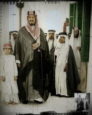 صور نادرة للملك عبدالعزيز وأبناءه