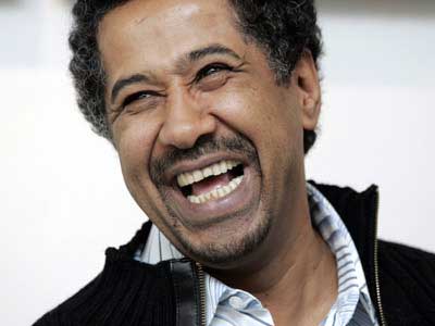 الشاب خالد يغادر المغرب نهائيا الى باريس