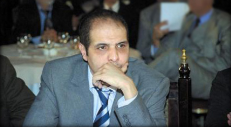 الجزائر ستتسلم \"الإمبراطور الهارب\" عبد المومن خليفة قبل 31 ديسمبر الجاري