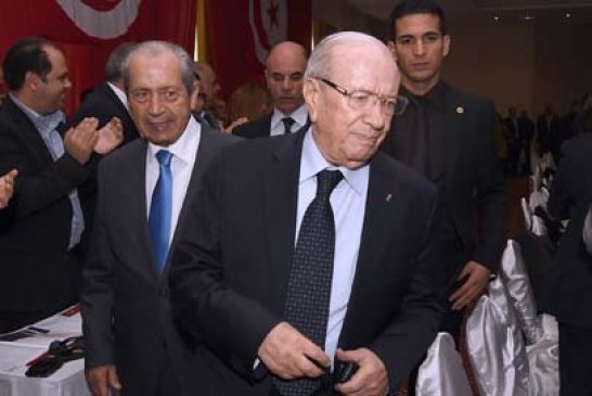 الرئيس السبسي يحسم الوضع السياسي المؤقت في تونس