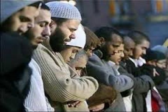 اعتداءات بالجملة ضد المسلمين في فرنسا منذ الهجوم على \"شارلي إيبدو\"