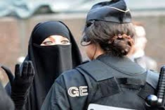 إقليم كتالونيا الاسباني يلغي قرارا بحظر النقاب