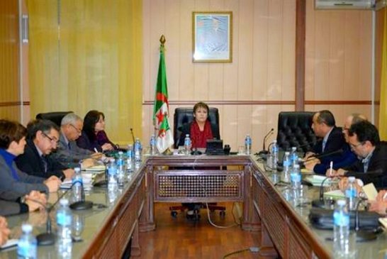 وزيرة التربية الوطنية تعقد اجتماعا مع النقابات لدراسة المطالب المرفوعة