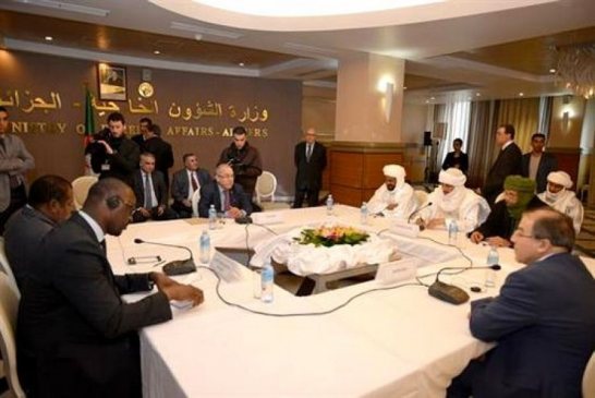 الكيل بمكيالين بين الفرقاء الماليين حول الحكم الذاتي يورط الجزائر أمام المنتظم الدولي