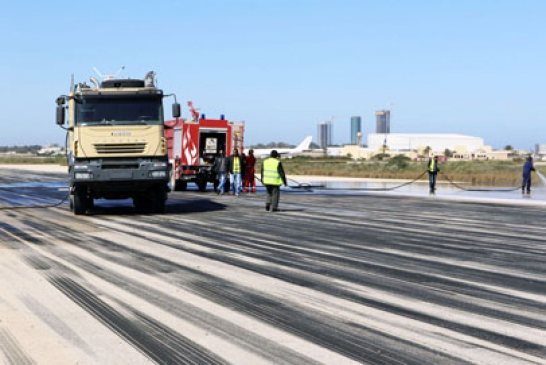 غارة جوية على مطار معيتيقة يأخر وصول وفد طرابلس للمغرب