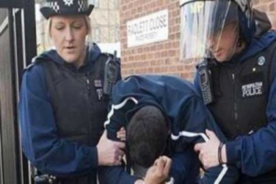 ايطاليا تطرد مغربيا يشتبه “بممارسته التطرف”