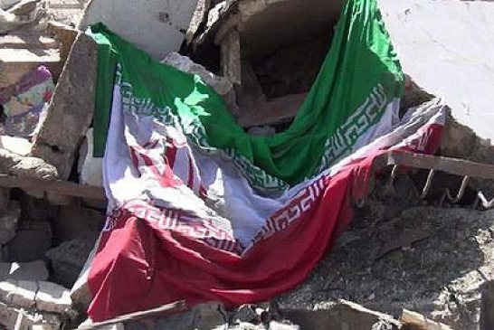 إيران تطلب وساطة عُمان لوقف الضربات الجوية في اليمن