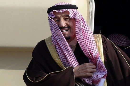 قرار الملك سلمان إعفاء رئيس مراسمه الملكية أعادنا إلى عصر الخلفاء فكل التحية والتقدير له