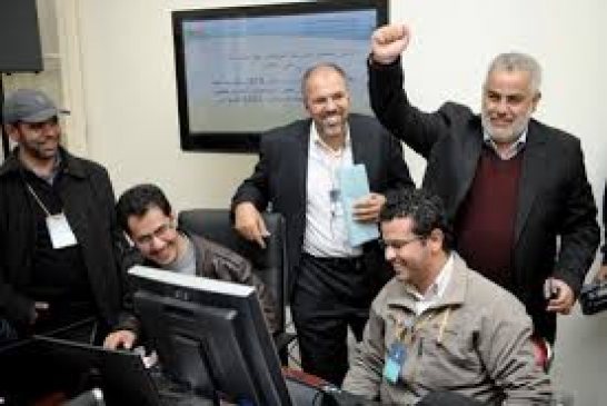الحكومة الملتحية في المغرب تجيش  ميليشياتها من المدونين  لتلميع صورتها المهترية