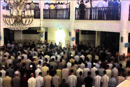 في الجزائر فقط توقيف أداء صلاة التراويح لتجنُّبِ إزعاج المواطنين غير المعنيين بالصلاة